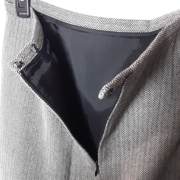 CLOSET CLOSING Ann Taylor Wool Skirt - Picture 5 of 7